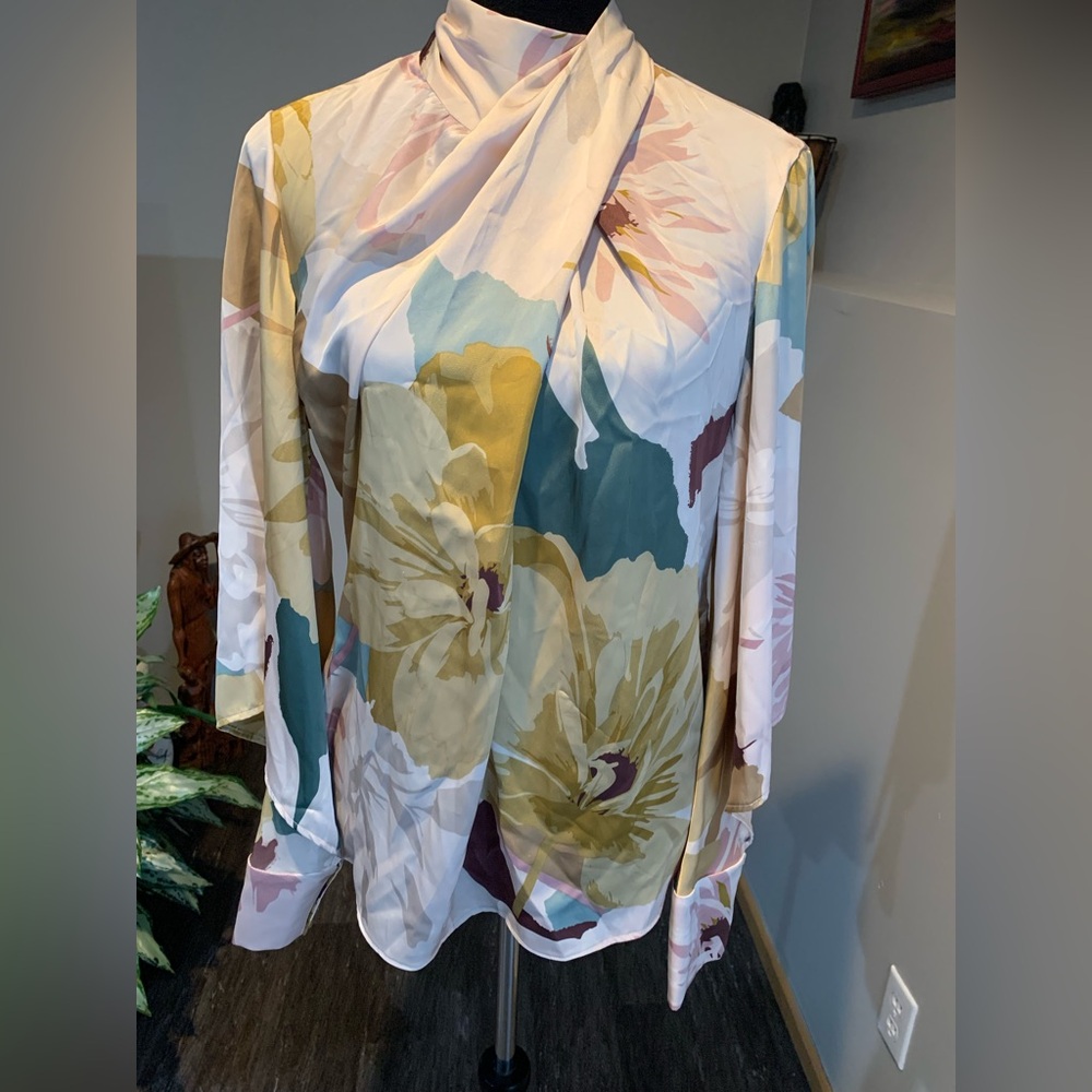 Floral Print Women's Top

G3 0226